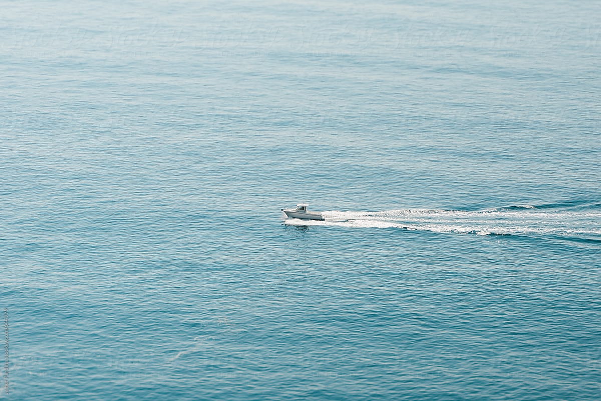 detail of a boat in the middle of sea