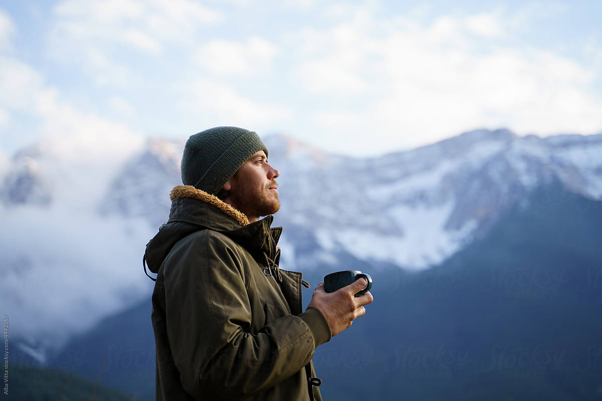 «Portrait Of Happy Man Drinking Coffee Cup In The Mountain» del ...
