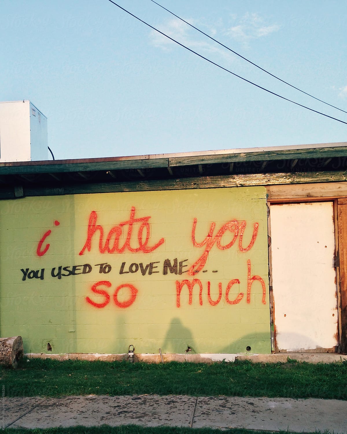 Hate & Love Graffiti wall