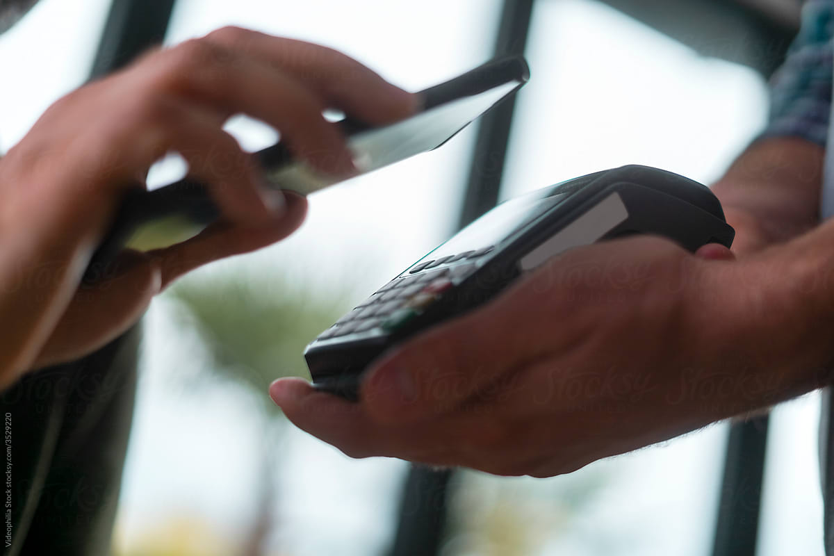 Payment transaction with a smart phone