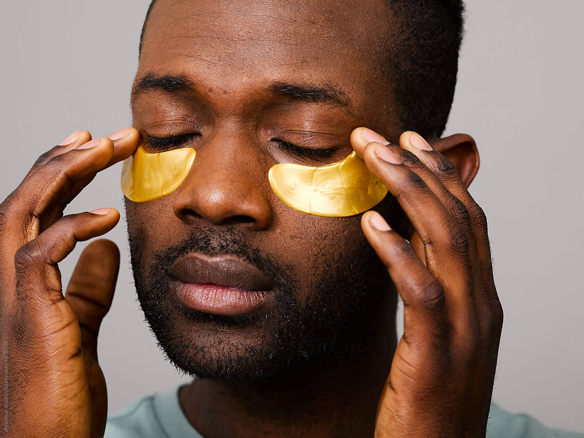 Gold eye mask with hyaluronic acid