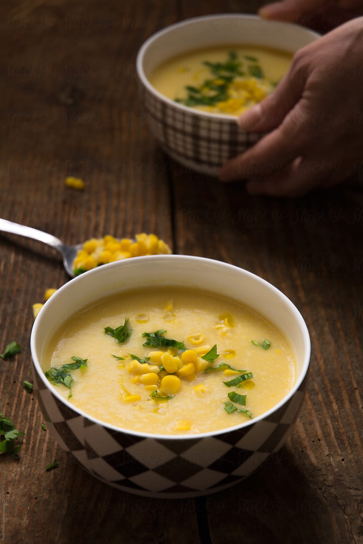 Food: serving creamy corn soup