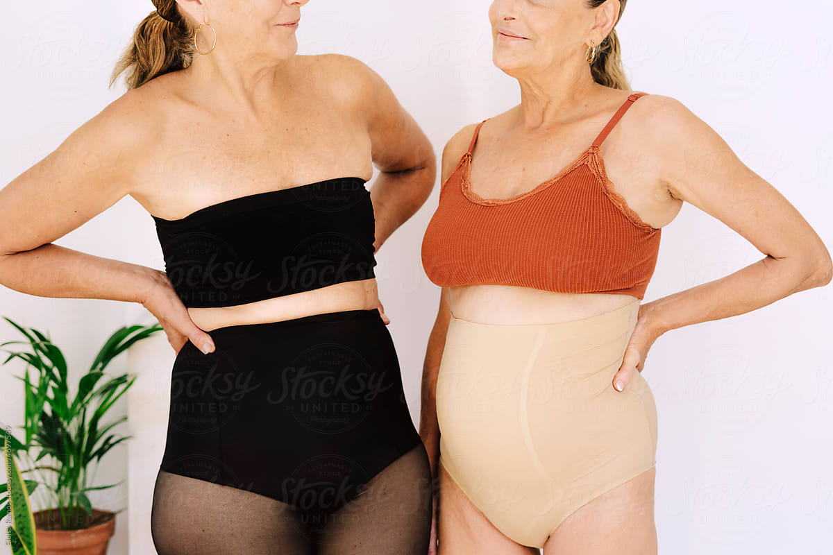 Elderly Women With Cotton Underwear» del colaborador de Stocksy