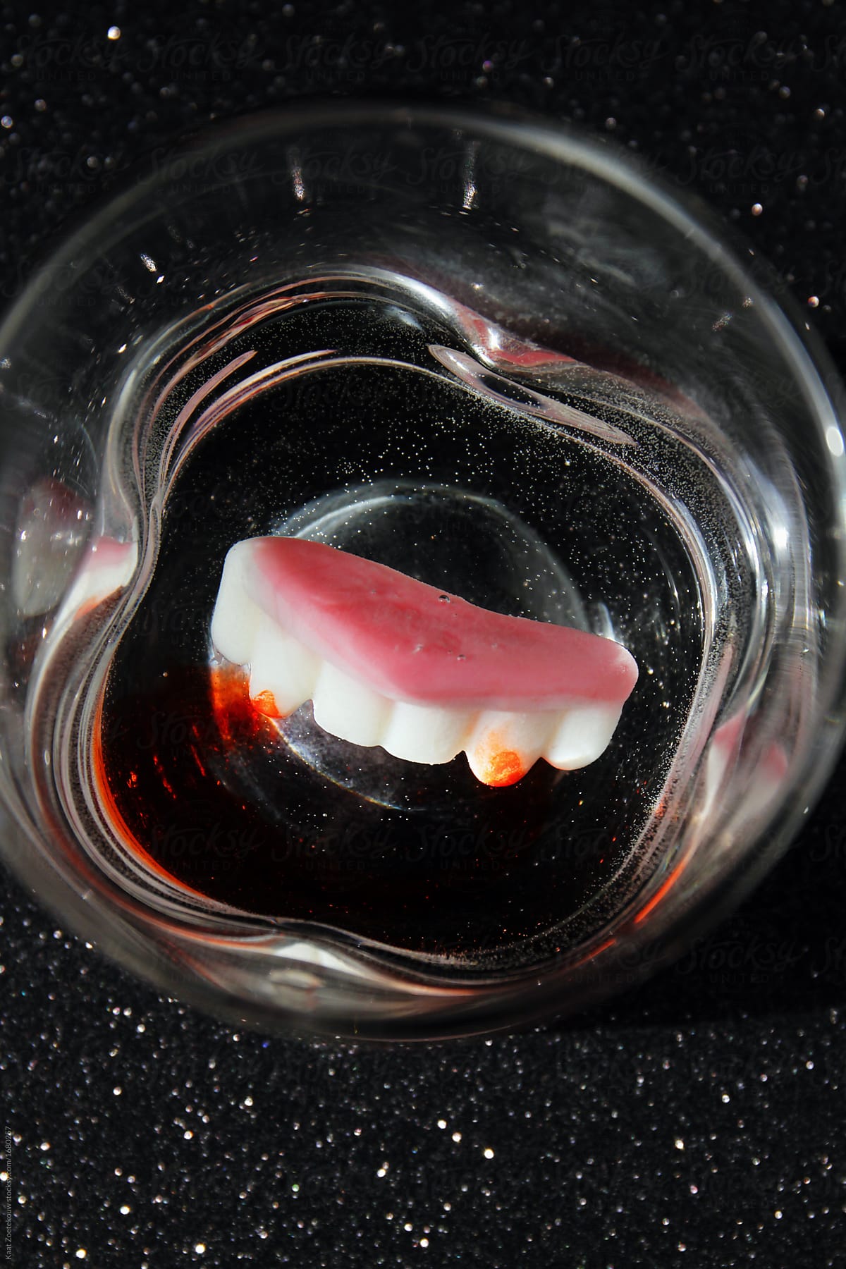 Vampire teeth 