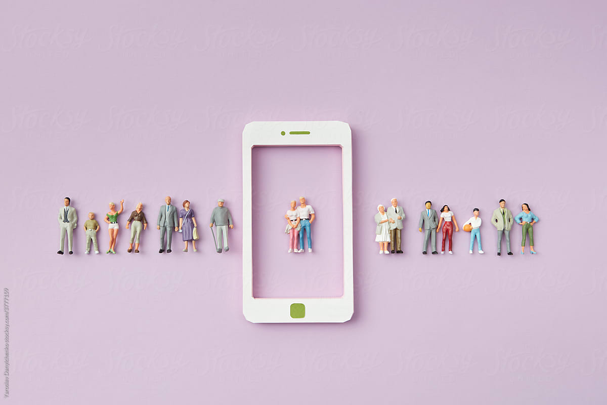 Couple in smartphone frame and their relatives