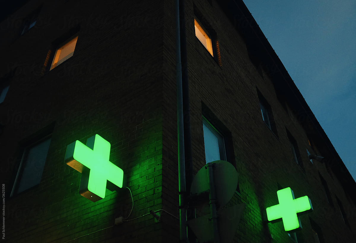 pharmacy/hospital - green neon cross