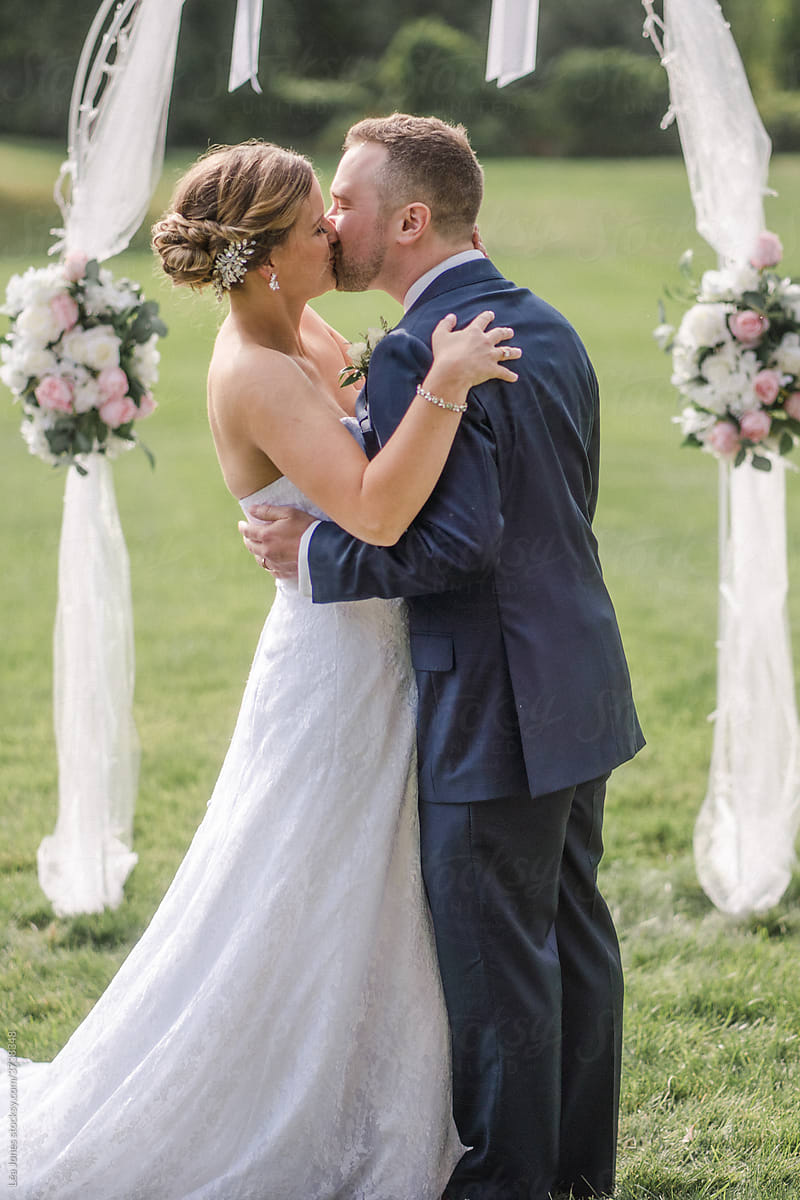 frist kiss at wedding