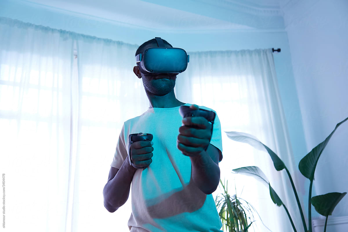 gamer playing Virtual reality