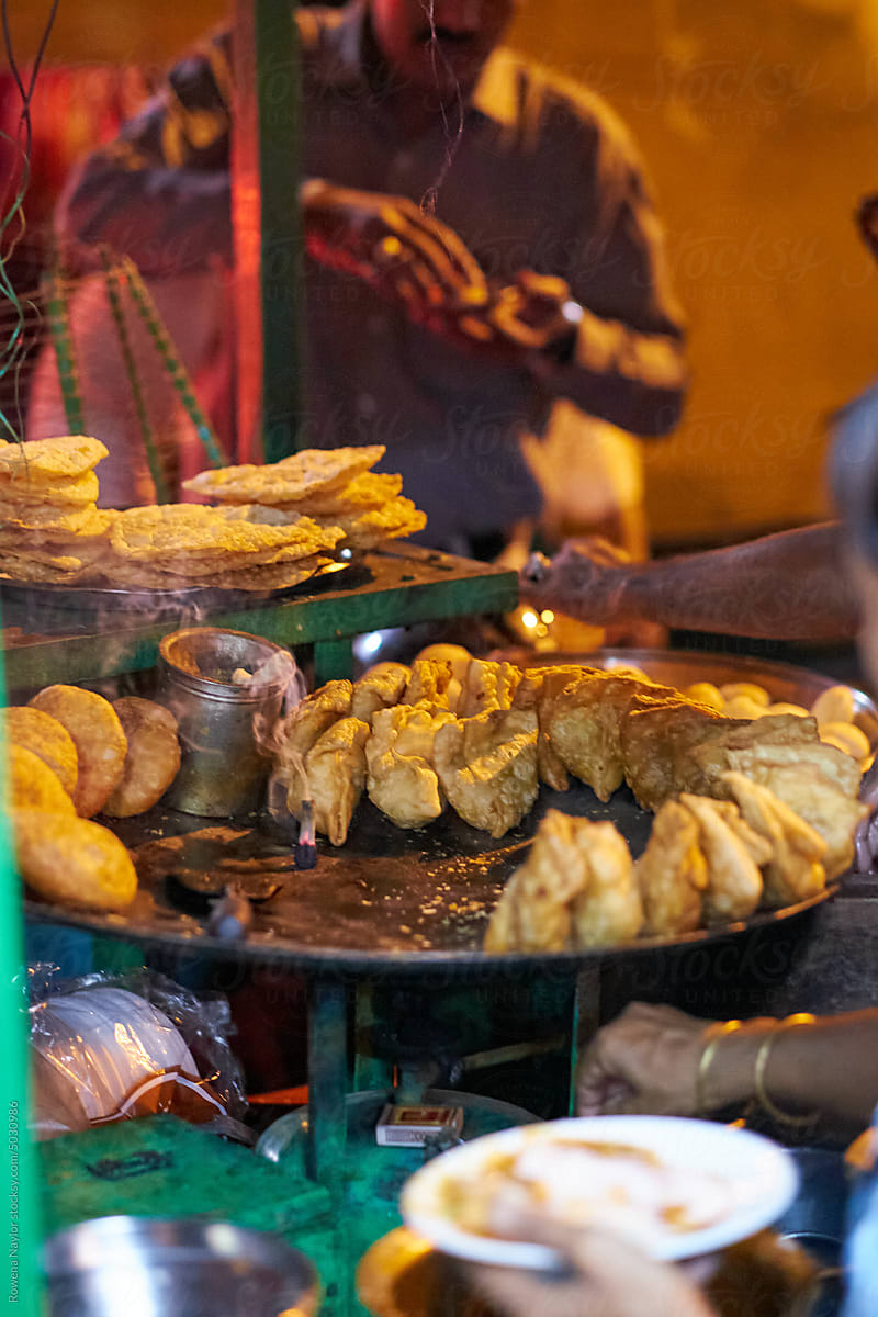 Late night street food vendor in Jaipur