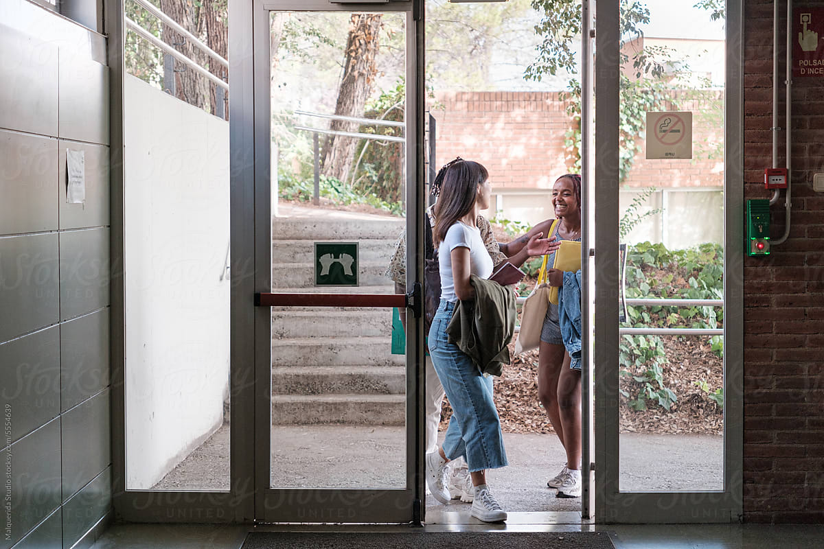 Students entering the university\'s door