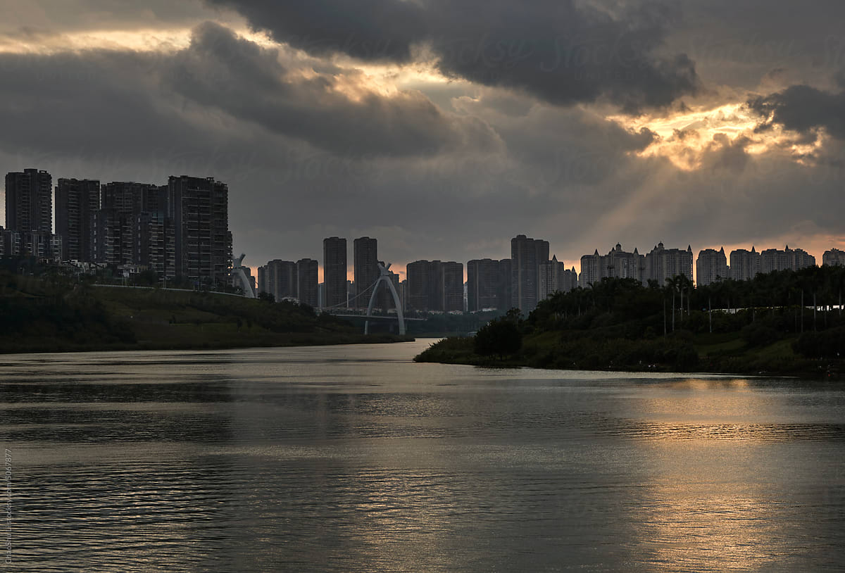 The scenery of the riverside of the city, at sunset