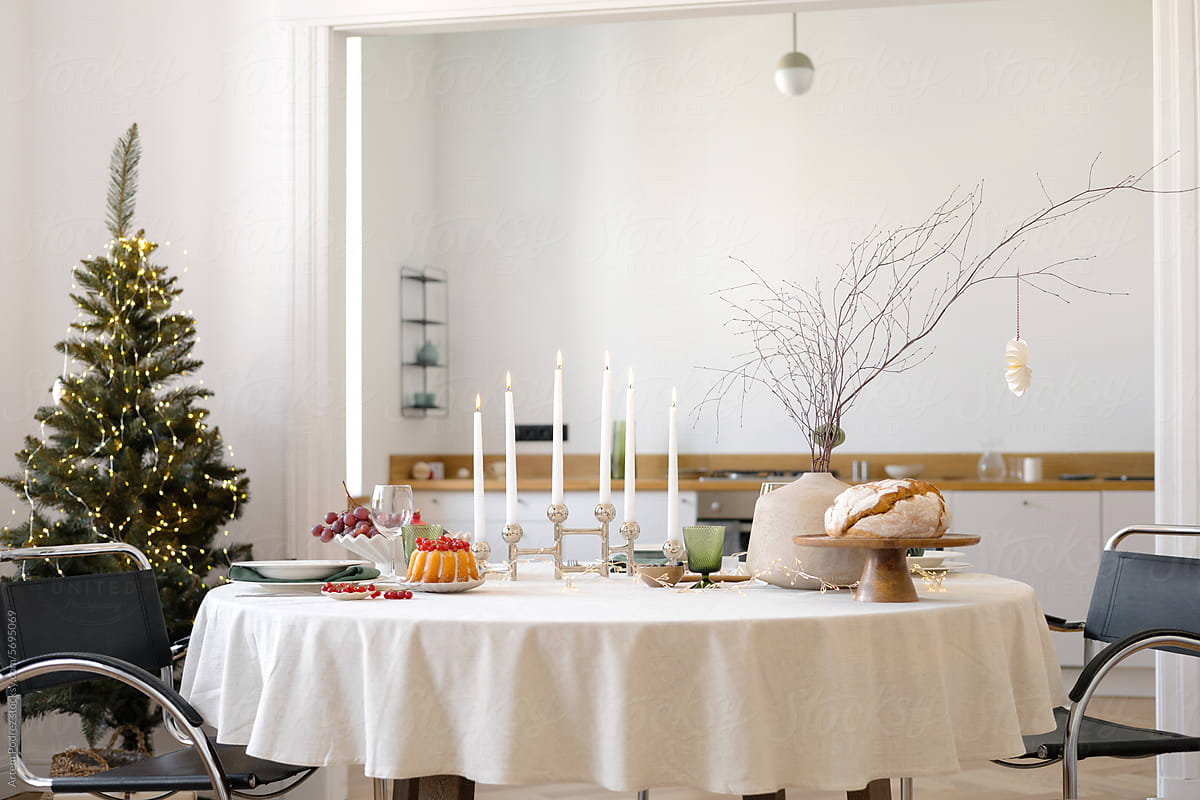 Festive Home Interior: Christmas Elegance