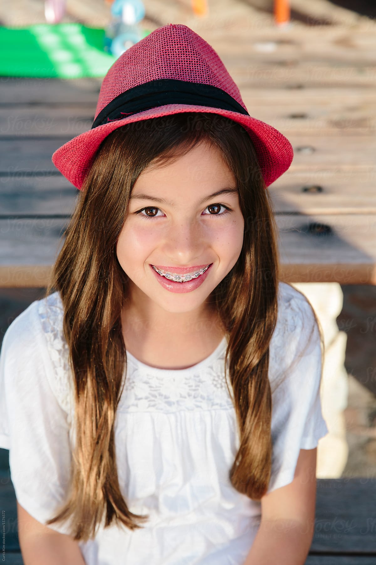 Resultado de imagen de GIRL WITH A RED HAT