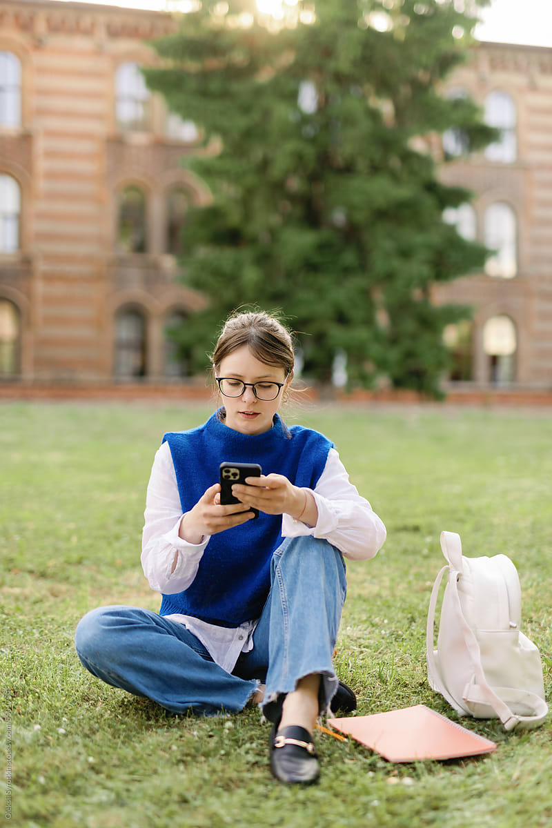 Undergrad scroll smartphone mobile generation pastime campus digital