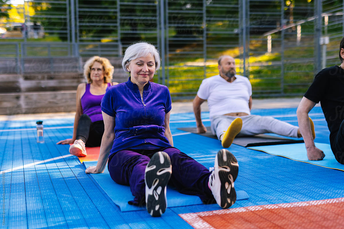 Wellness people keeping fit during retirement