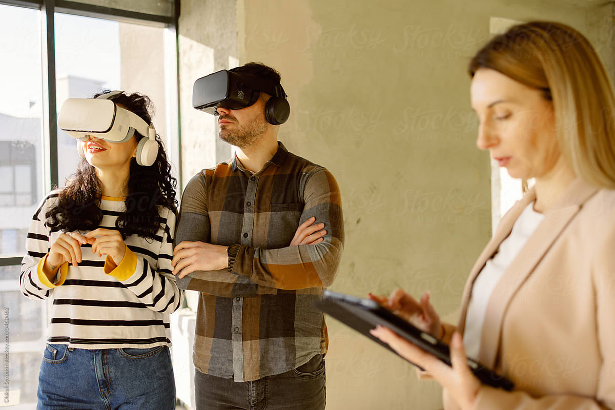 Clients View House Virtual Reality Tour