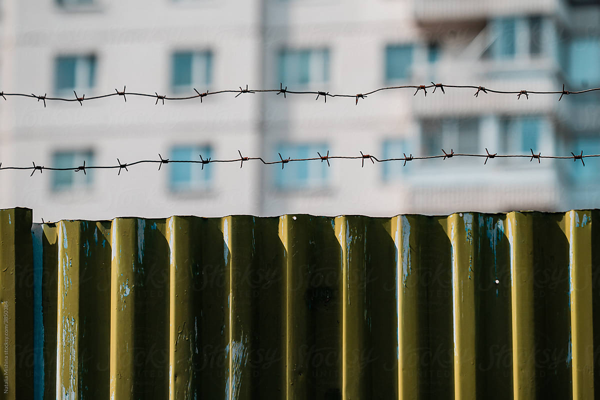 Fence, barbed wire.