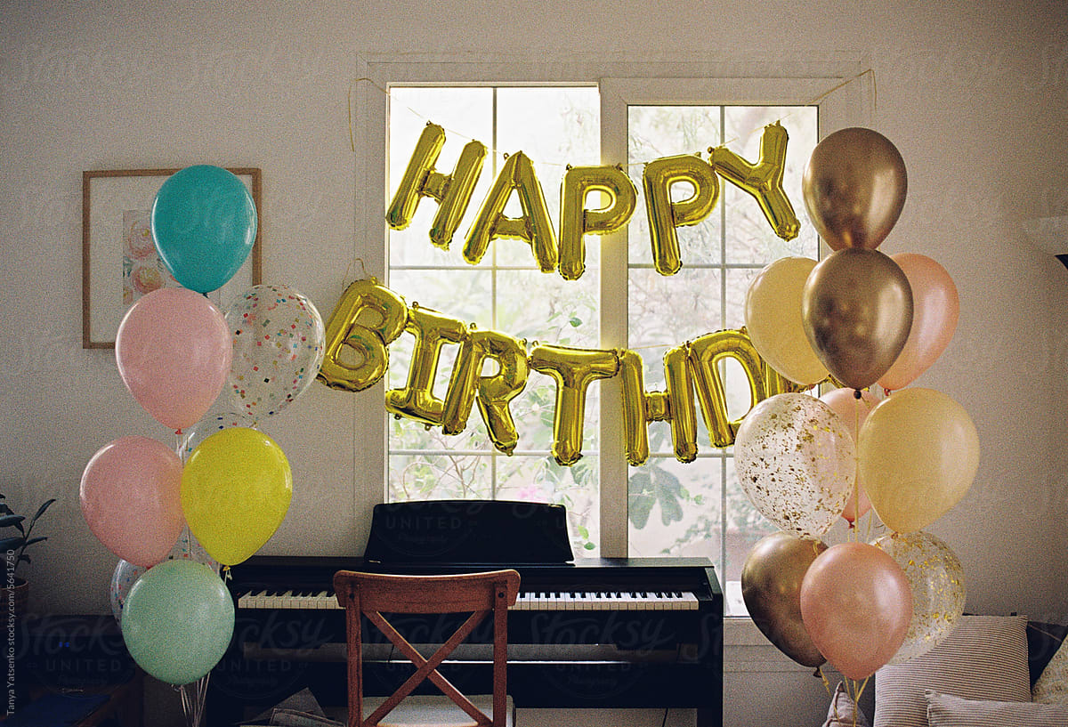 A room decorated for a birthday party