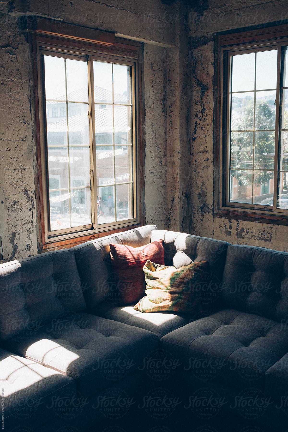 Cozy Corner Couch Near Windows In, Cozy Corner Sectional Sofa Sleeper