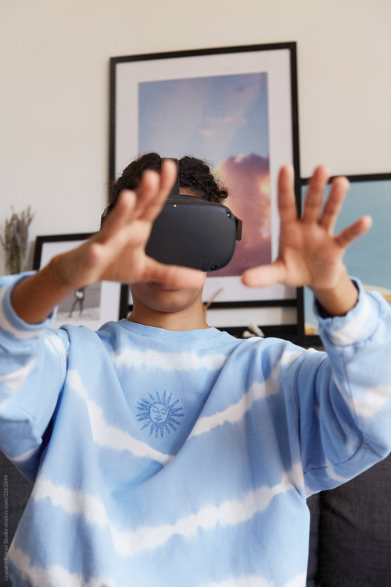 Woman designing in Virtual Reality