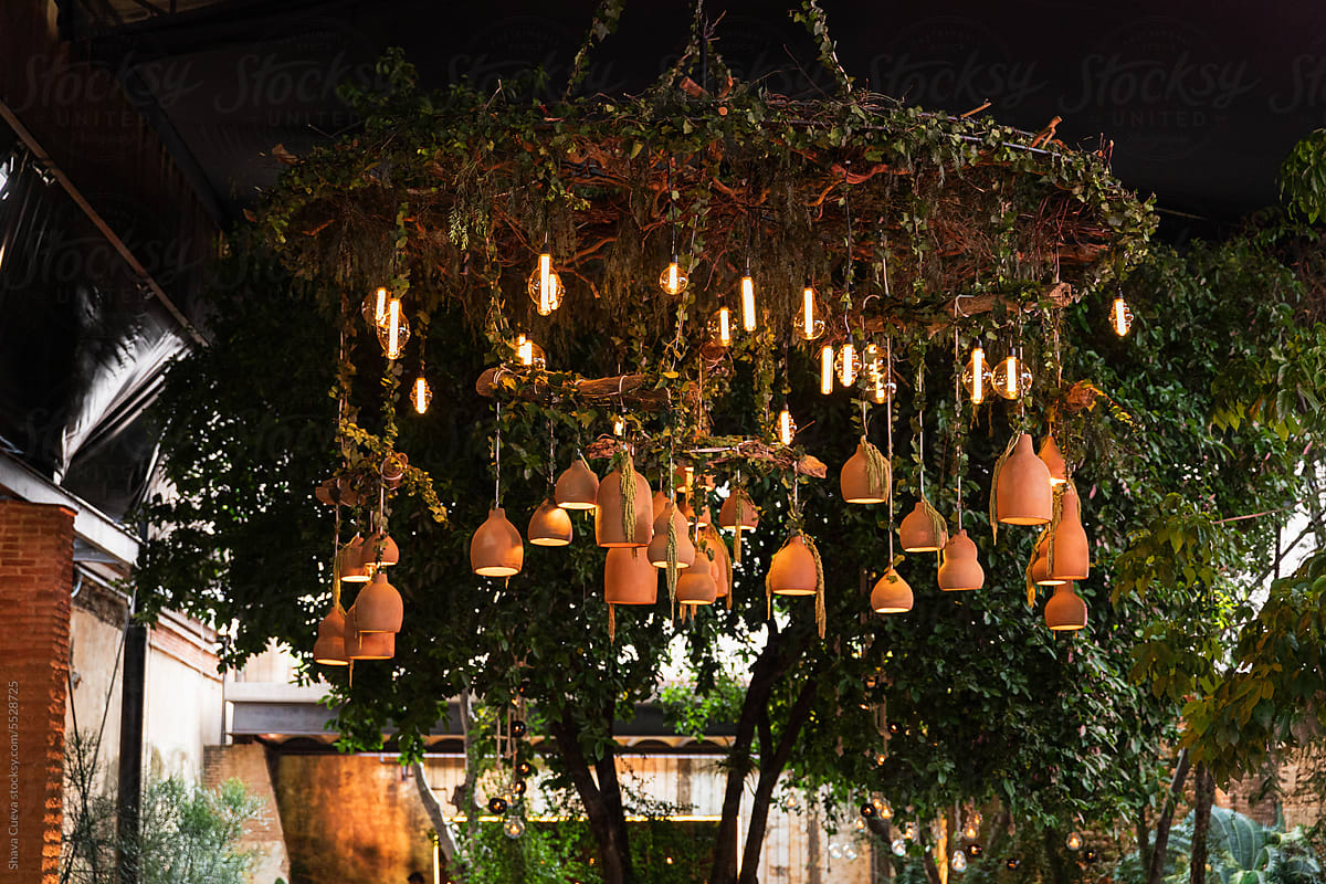 Earthenware lamps hanging from the ceiling