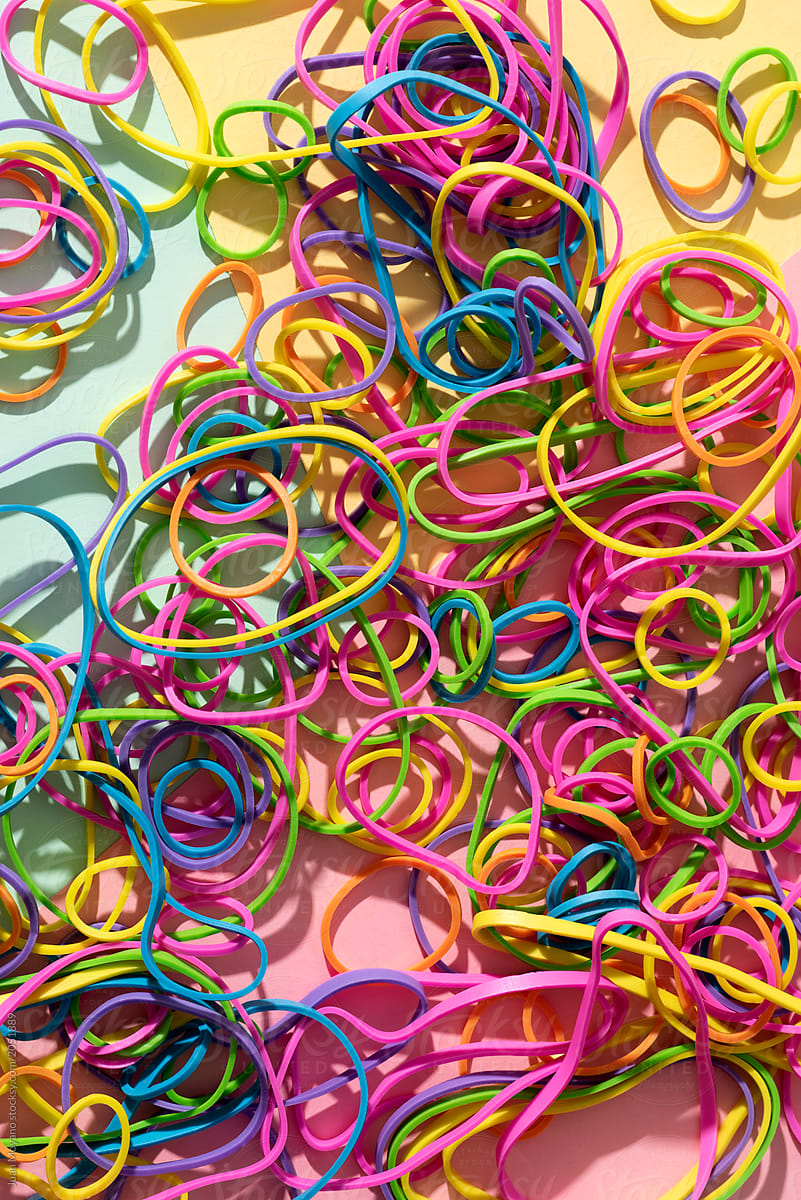 elastic bands of different colors